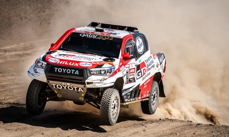 Fernando Alonso probará esta semana el Toyota Hilux en Sudáfrica para decidir si participa en el Dakar 2020