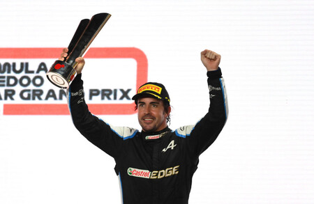 Fernando Alonso volvió a catar un podio en la Fórmula 1: cinco claves y un récord que hicieron que el plan saliese bien