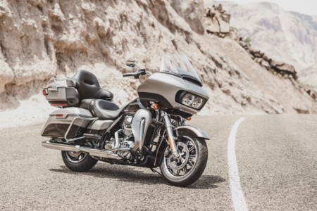 Harley Davidson Road Glide Ultra 2016 01