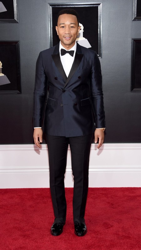 John Legend es elegancia pura vistiendo de Burberry para los premios Grammy