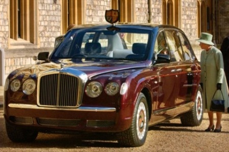 La reina de Inglaterra se pasa al biocombustible