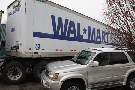 Walmart escribe el futuro del trabajo: automatización y subcontratación a autónomos