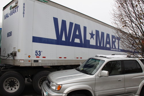 Walmart escribe el futuro del trabajo: automatización y subcontratación a autónomos