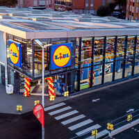 Llega al outlet de Lidl el accesorio barato con el que podrás desinfectar el móvil y cargarlo