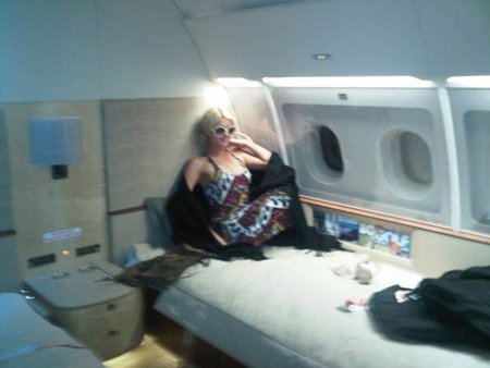Yo también quiero viajar como Paris Hilton