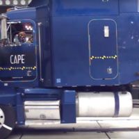 Claro, también se hacen crash-test de camiones y autobuses. En estos casos da bastante miedo