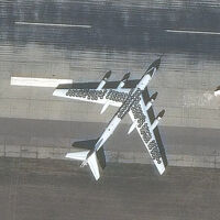 Rusia está utilizando neumáticos de motos para cubrir sus aviones, y es lo último en tácticas de guerra