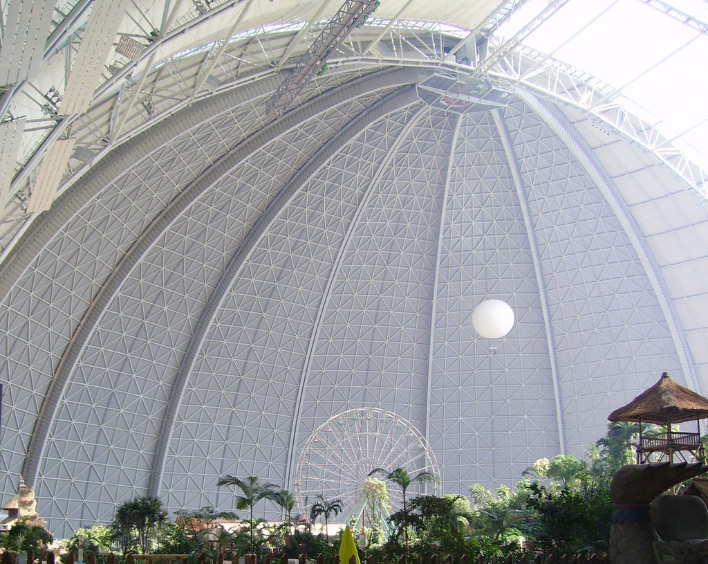 Aerium, el hangar más grande del mundo: de base militar nazi a exótico ...