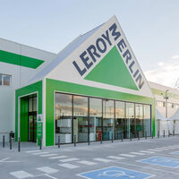 Adiós sombrillas incómodas: esta pérgola en oferta se instala sin obras, da sombra y cambia por completo tu jardín 