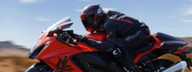 Há 30 anos, marcas japonesas fizeram um pacto: nenhuma moto ultrapassaria os 300 km/h; então chegou a Suzuki Hayabusa a quase 450 km/h 
