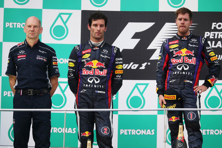 Sebastian Vettel echa más leña al fuego