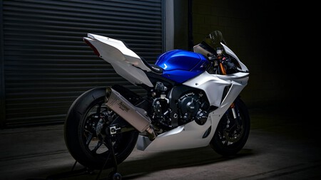 Yamaha R1 Circuito 4 2024