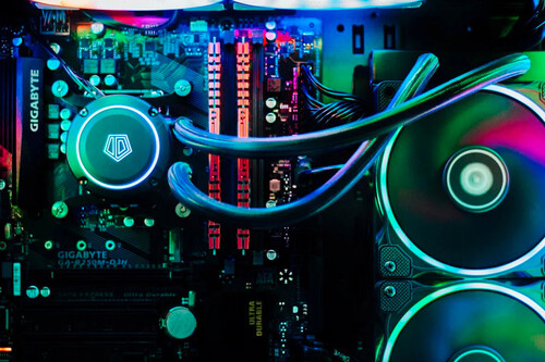 Lo siento por ti si quieres actualizar tu PC Gaming. La IA se cobra su primera víctima y dejará de vender componentes a los jugadores