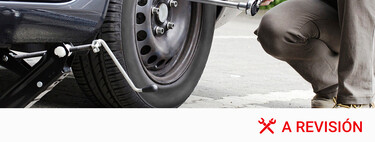 Cómo cambiar una rueda del coche sin tener que ir al taller, en seis sencillos pasos