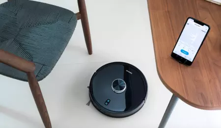 Conga 4090, el robot aspirador de Cecotec con sensor láser que también friega, en oferta por 332 euros con este cupón de descuento