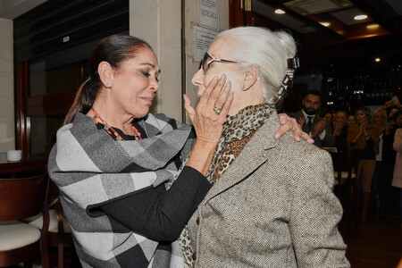 Un duro golpe para Isabel Pantoja: fallece Lina, "la primera persona que me vistió"