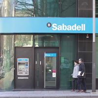 ¿Qué son los "swap" de tipos de interés y por qué el Supremo ha condenado al Sabadell por comercializarlos?