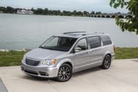 La próxima minivan de Chrysler podría ser eléctrica con tracción integral