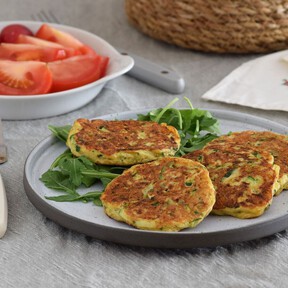 Esta receta con calabacín, huevos y queso es una cena de verano tan rica como fácil que también encantará a los niños 