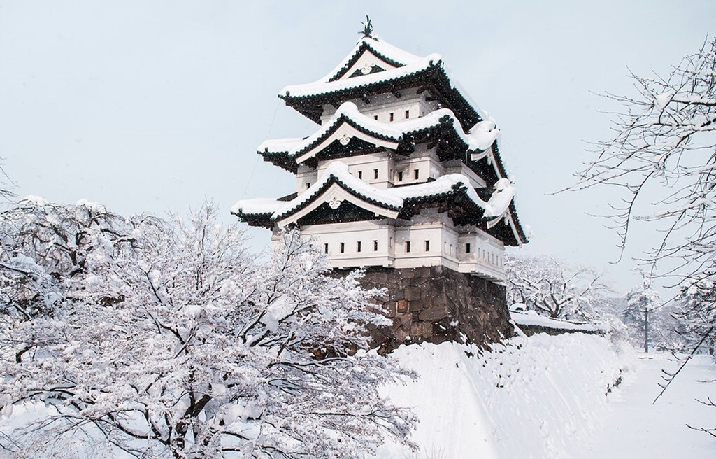 La ciudad donde más nieva en el mundo está en Japón y vive enterrada bajo un manto blanco: así es Aomori 