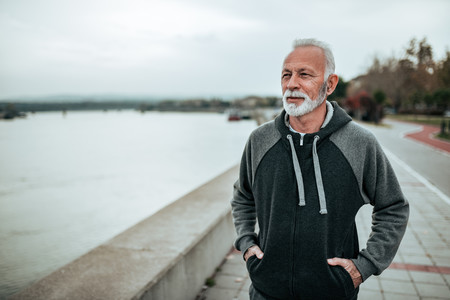 Entrenamiento caminando a intervalos de alta intensidad: una opción efectiva para mejorar la salud de los adultos mayores