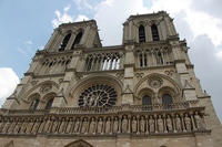 Notre Dame cumple 850 años y los luce renovada 