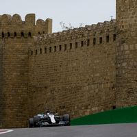 Victoria de Lewis Hamilton en el GP de Azerbaiyán de Fórmula 1 tras un final de carrera de locura