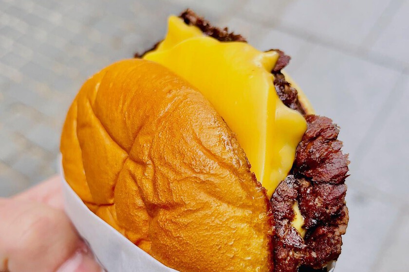 Una de las más famosas cadenas de smash burgers sale de Madrid: abrirá en estas ciudades de Asturias y Galicia