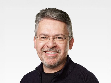 John Giannandrea, responsável pela nova Siri, está se aposentando e deixando a Apple este ano