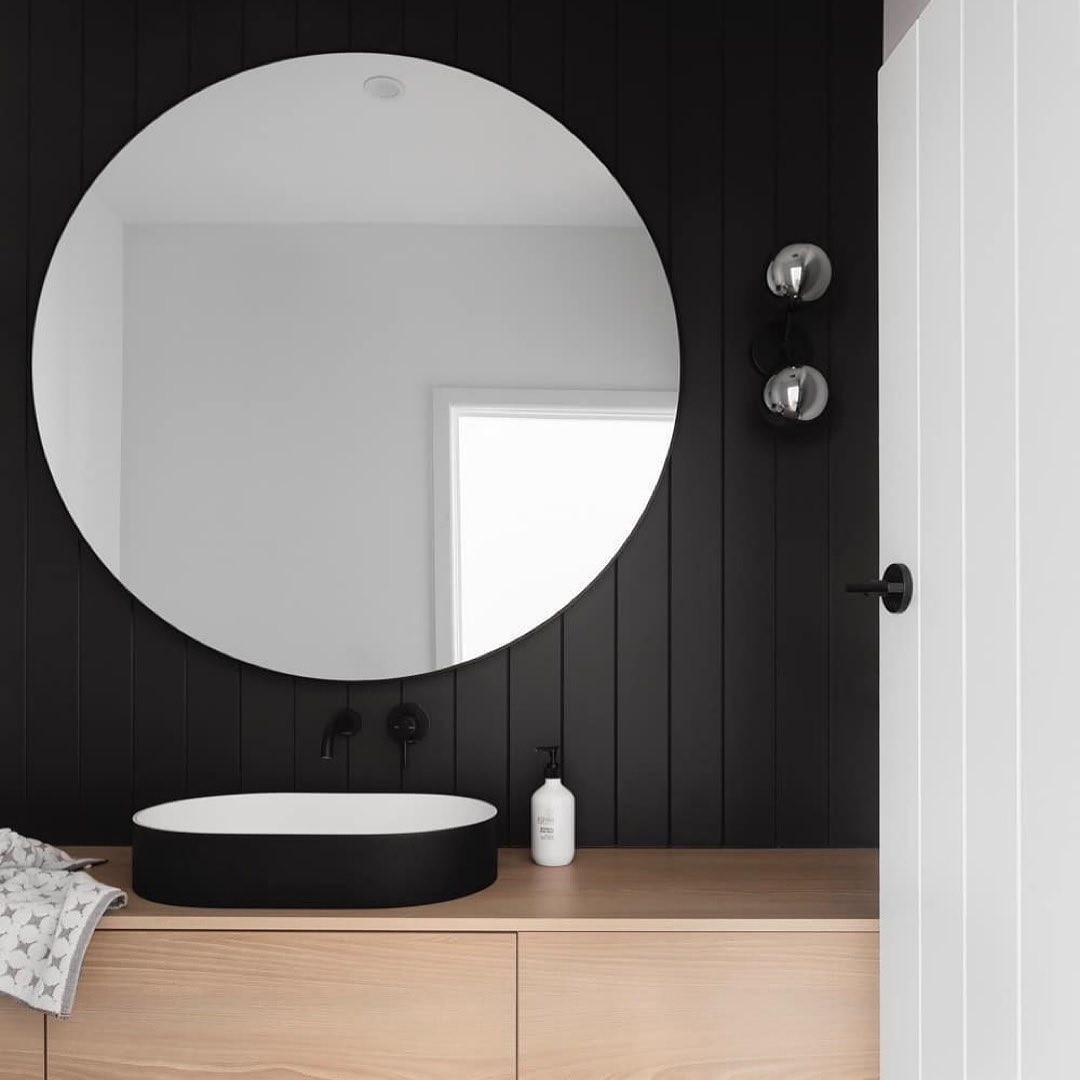 23 cuartos de baño en blanco y negro, la combinación que conseguirá que