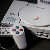 Jogador ganha um PlayStation 1 do avô e a comunidade só reage: "Agora me sinto velho". 