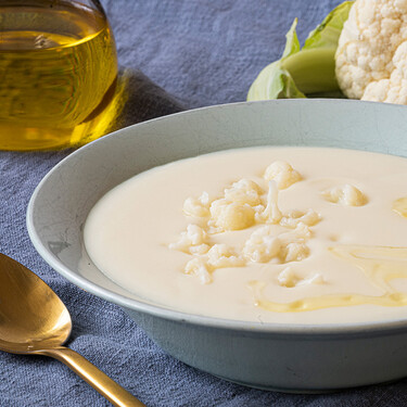 Puré de coliflor, receta fácil y cremosa para disfrutar de esta hortaliza todo el año