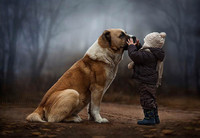 Elena Shumilova, la madre que está dando que hablar por las mágicas fotos de sus hijos con animales