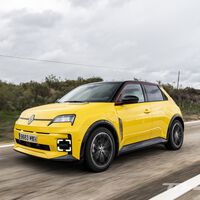 Compras un coche eléctrico, adelantas todo el dinero y acabas atrapado por Hacienda: la trampa del Plan Auto+ en plena campaña de la Renta 
