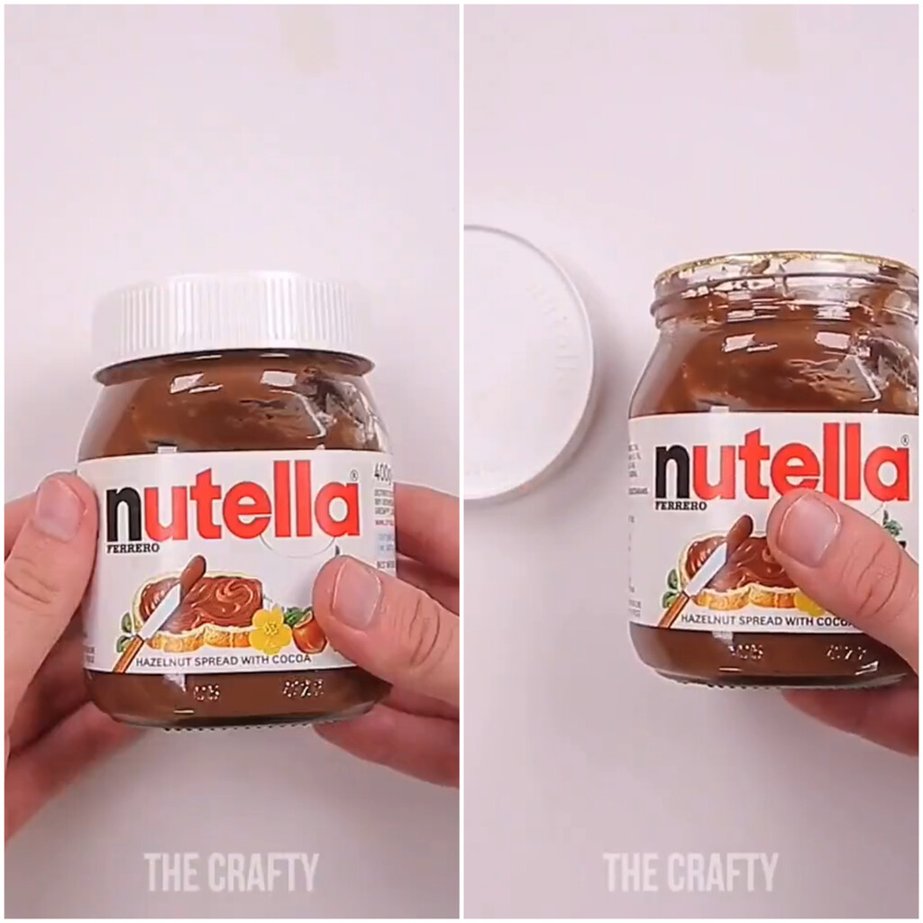 No lo sabía, pero con un bote de Nutella reutilizado y una esponja, puedo hacer este práctico friega platos para la cocina