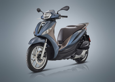 El nuevo Piaggio Medley es el mismo scooter de rueda alta, pero ahora con más potencia, capacidad y conectividad