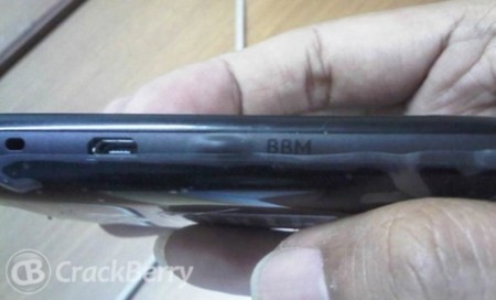 Una nueva BlackBerry Curve con botón dedicado a BlackBerry Messenger