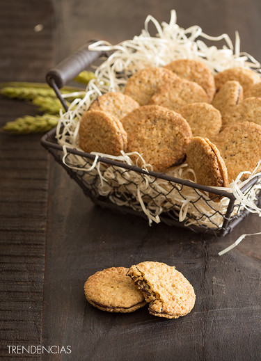 Receta de galletas de copos de avena y chocolate. Desayunar fibra puede ser delicioso