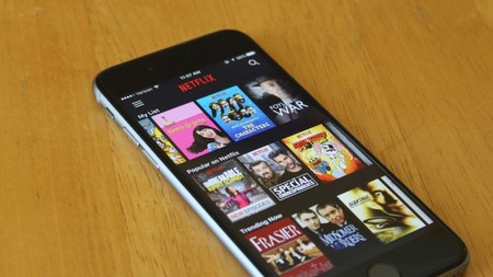 Netflix cree que tal vez pagarías la mitad del plan básico por ver series y películas solo en tu móvil