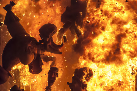 Los días más baratos (y los más caros) para visitar las Fallas en Valencia