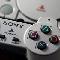 Alguien se ha aburrido tantísimo que ha pesado los manuales de PS1 para encontrar el mayor ladrillazo