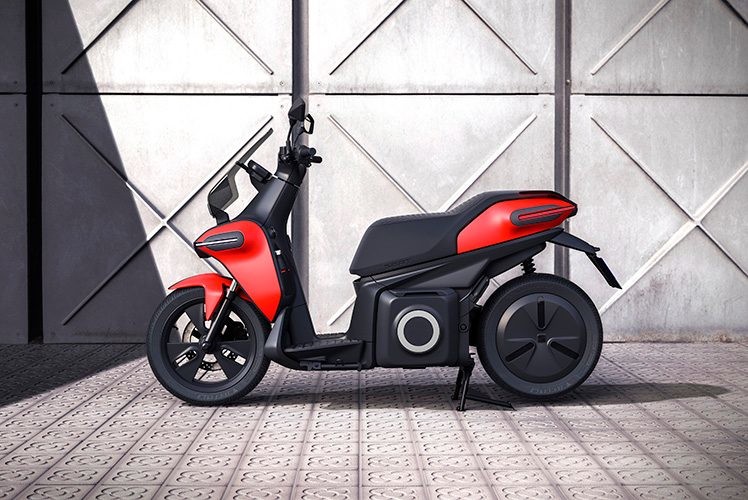 SEAT entra al mundo de las dos ruedas con este e-Scooter eléctrico