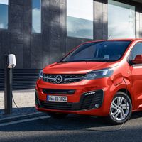 Opel Zafira-e Life: la versión eléctrica del Zafira Life llega con autonomías de hasta 330 km y dos opciones de batería