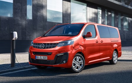 Opel Zafira-e Life: la versión eléctrica del Zafira Life llega con autonomías de hasta 330 km y dos opciones de batería