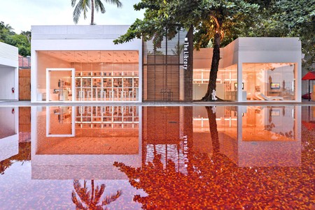 Hotel Con Red Pool