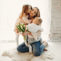 Cuándo empezó a celebrarse el Día de la Madre en España y por qué se festeja el primer domingo de mayo 