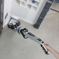 Por 164,99 euros tenemos el aspiradora de tipo escoba Rowenta Air Force Extreme Silence RH8995WO en Amazon