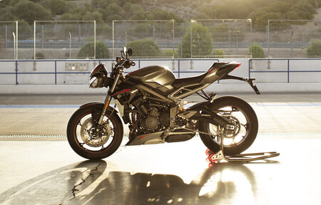 Triumph Vuelve Supersport Campeonato Britanico Superbikes 2021 2