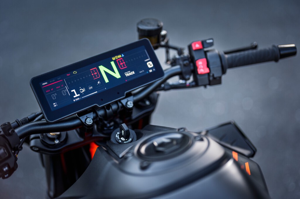 Cuando una moto tiene tanta RAM como un móvil: Android Automotive llega a las dos ruedas gracias a KTM 