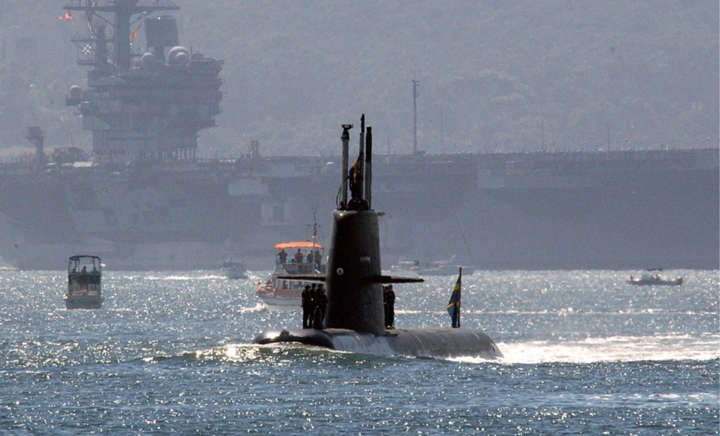 EEUU creía que tenía un portaaviones invencible. Hasta que Suecia lo "tumbó" una y otra vez con un submarino diminuto